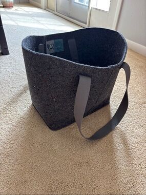 ibex Reclaimed Wool Tote in Charcoal Gray